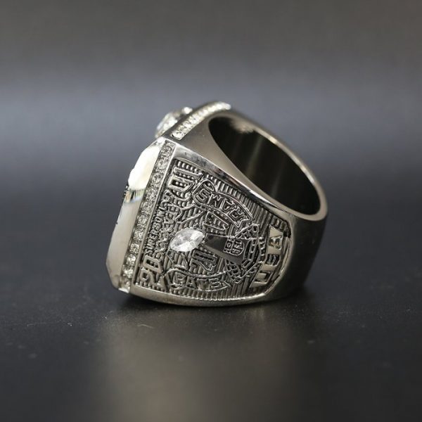 New England Patriots 2002 Tom Brady Super Bowl championship ring Football Rings 2002 New England Patriots 5 New England Patriots 2002 Tom Brady Super Bowl championship ring Football Rings 2002 New England Patriots 5