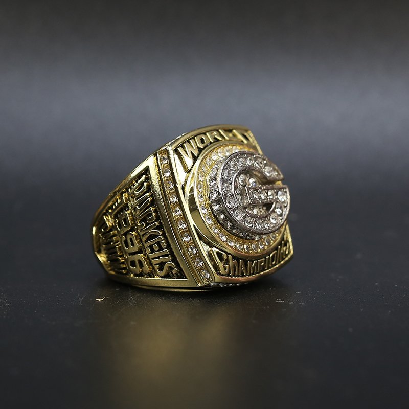 Green Bay Packers 1997 Brett Favre Super Bowl championship ring replica Football Rings 1997 Green Bay Packers 3 Green Bay Packers 1997 Brett Favre Super Bowl championship ring replica Football Rings 1997 Green Bay Packers 3