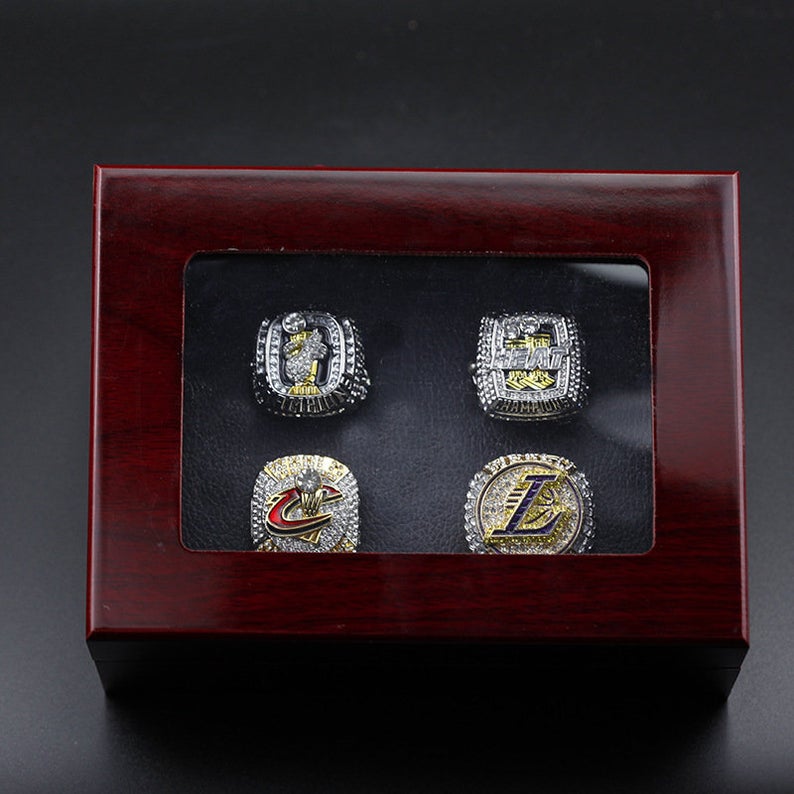 LA LAKERS REPLICA 2020 LEBRON JAMES CHAMPIONSHIP RING WITH LARRY