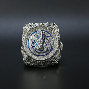 2011 Dallas Mavericks NBA Championship Ring Presented to Point