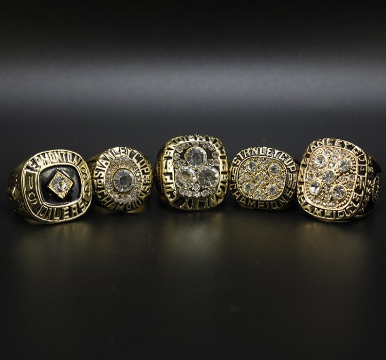 Golden Knights show off stunning, extra-versatile Stanley Cup rings |  NHL.com