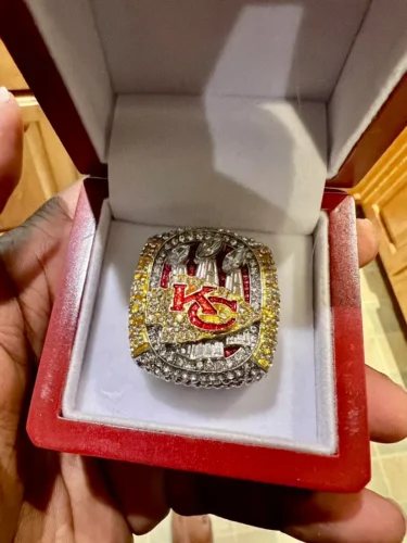 2023 Kansas City Chiefs Super Bowl replica ring - Patrick Mahomes II championship ring photo review