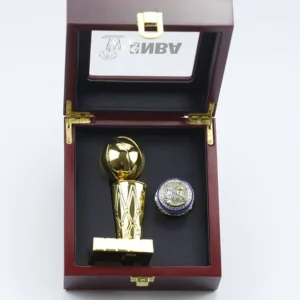 2017 Golden State Warriors Stephen Curry NBA championship ring & Larry O’Brien Championship Trophy NBA Rings 2017 nba champions