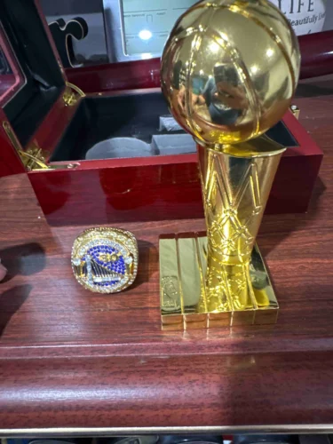 2018 Golden State Warriors Stephen Curry NBA championship ring & Larry O’Brien Championship Trophy photo review