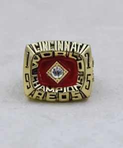 1975 Cincinnati Reds MLB championship ring & MLB Commissioner’s Trophy MLB Rings 1975 Cincinnati Reds 2