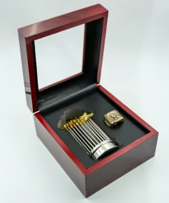 1976 Cincinnati Reds MLB championship ring & MLB Commissioner’s Trophy MLB Rings 1976 Cincinnati Reds 2