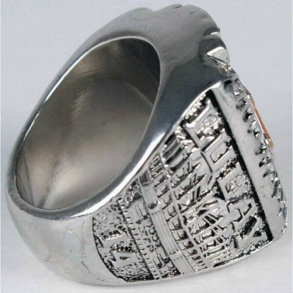 2011 BC Lions championship ring – Travis Lulay CFL Grey Cup champion ring Grey Cup rings 2011 BC Lions championship ring 2