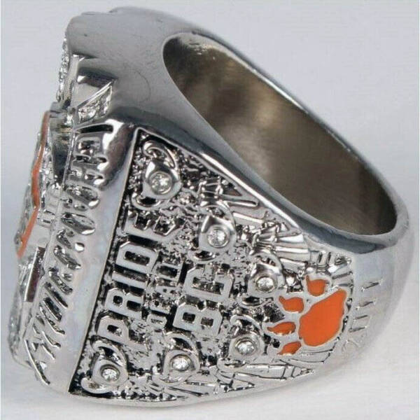 2011 BC Lions championship ring – Travis Lulay CFL Grey Cup champion ring Grey Cup rings 2011 BC Lions championship ring 3