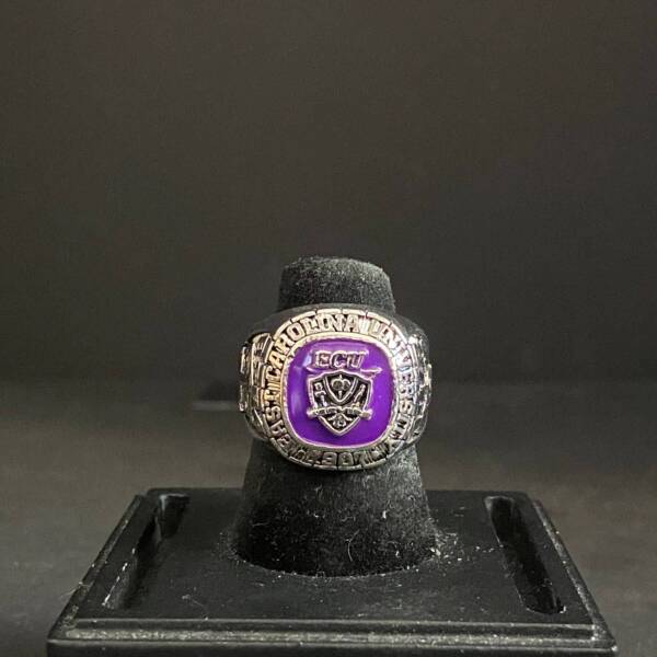 1978 East Carolina University NCAA BSBA championship ring NCAA Rings college backetball