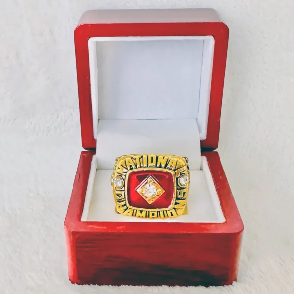 1971 Nebraska Cornhuskers championship ring – NCAA National champion ring NCAA Rings 1971 Nebraska Cornhuskers 4