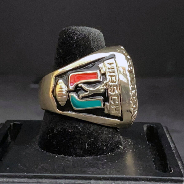 1983 Miami Hurricanes championship ring – NCAA National champion ring NCAA Rings 1983 Miami Hurricanes 2