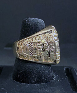 1976 University of Pittsburgh Panthers championship ring – NCAA National champion ring NCAA Rings 1976 Pittsburgh Panthers 2