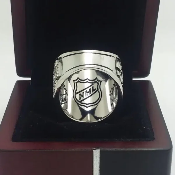 2009 Pittsburgh Penguins championship ring replica with custom name – Premium Series NHL Rings 2009 penguins 5