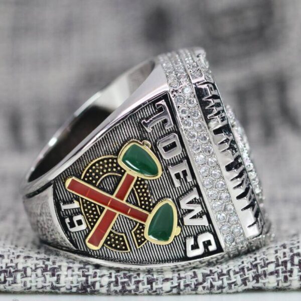 2010 Chicago Blackhawks championship ring replica with custom name – Premium Series NHL Rings 2010 blackhawks 5