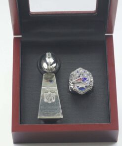 2017 New England Patriots championship ring & trophy Football Rings 2017 New England Patriots championship ring 2017 New England Patriots championship ring & trophy Football Rings 2017 New England Patriots championship ring