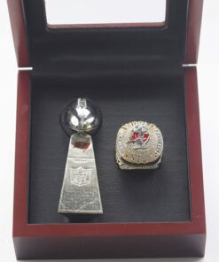 2021 Tampa Bay Buccaneers championship ring & trophy Football Rings 2021 Tampa Bay Buccaneers championship ring
