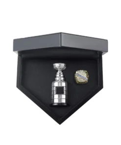1944 New York Rangers NHL championship ring & Stanley Cup Trophy NHL Rings 1944 New York Rangers 1944 New York Rangers NHL championship ring & Stanley Cup Trophy NHL Rings 1944 New York Rangers