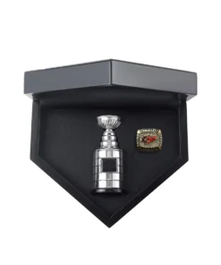 1998 Detroit Red Wings NHL championship ring & Stanley Cup Trophy NHL Rings 1998 Detroit Red Wings