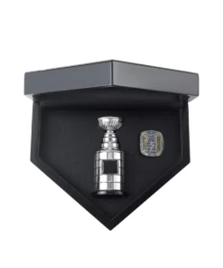 2004 Tampa Bay Lightning NHL championship ring & Stanley Cup Trophy NHL Rings display box 2004 Tampa Bay Lightning NHL championship ring & Stanley Cup Trophy NHL Rings display box