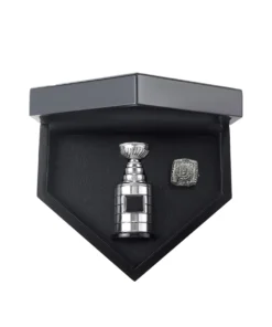 2011 Boston Bruins NHL championship ring & Stanley Cup Trophy NHL Rings 2011 Boston Bruins 2011 Boston Bruins NHL championship ring & Stanley Cup Trophy NHL Rings 2011 Boston Bruins